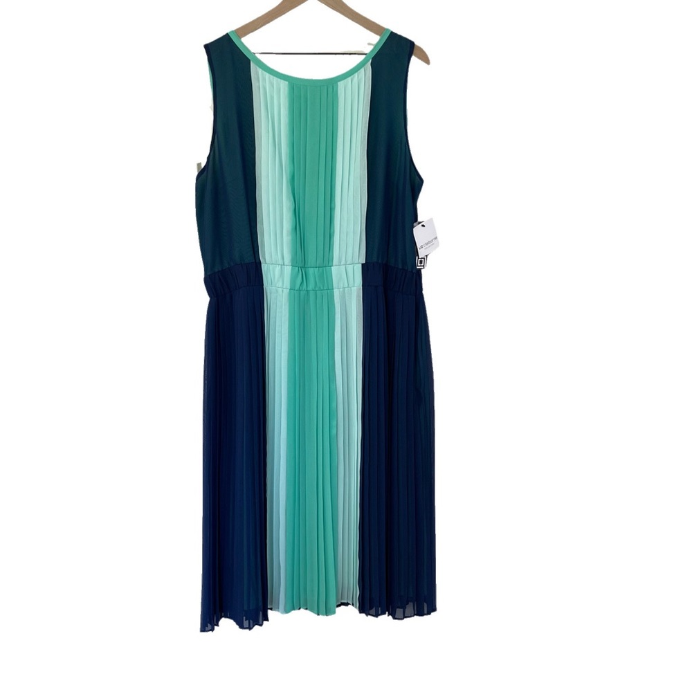 Liz Claiborne Accordion style Sleeveless Dress